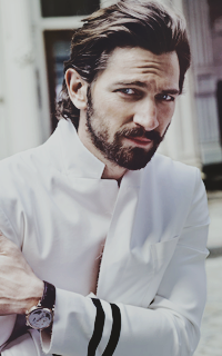 Michiel Huisman SSYPnJYo_o