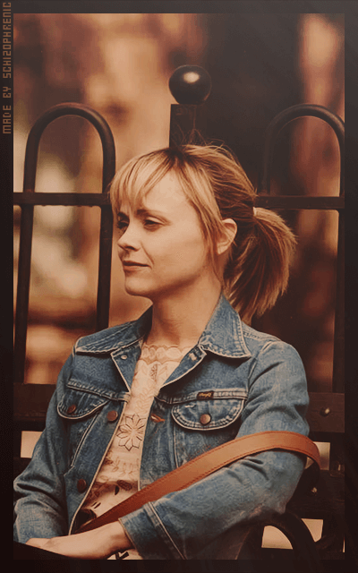 Christina Ricci EdlMmGxo_o