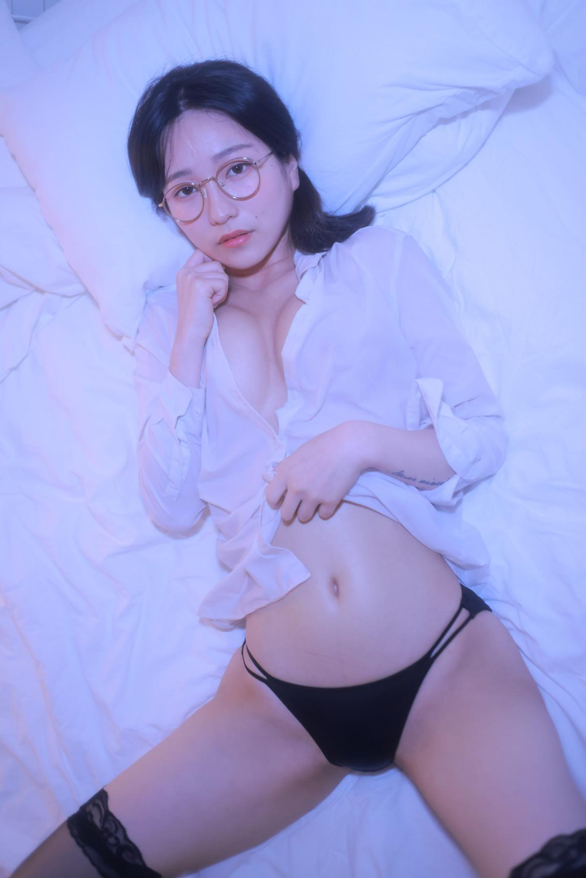 Sehee 세희, Photobook ‘ Glasses Shirt’ Set.02(6)