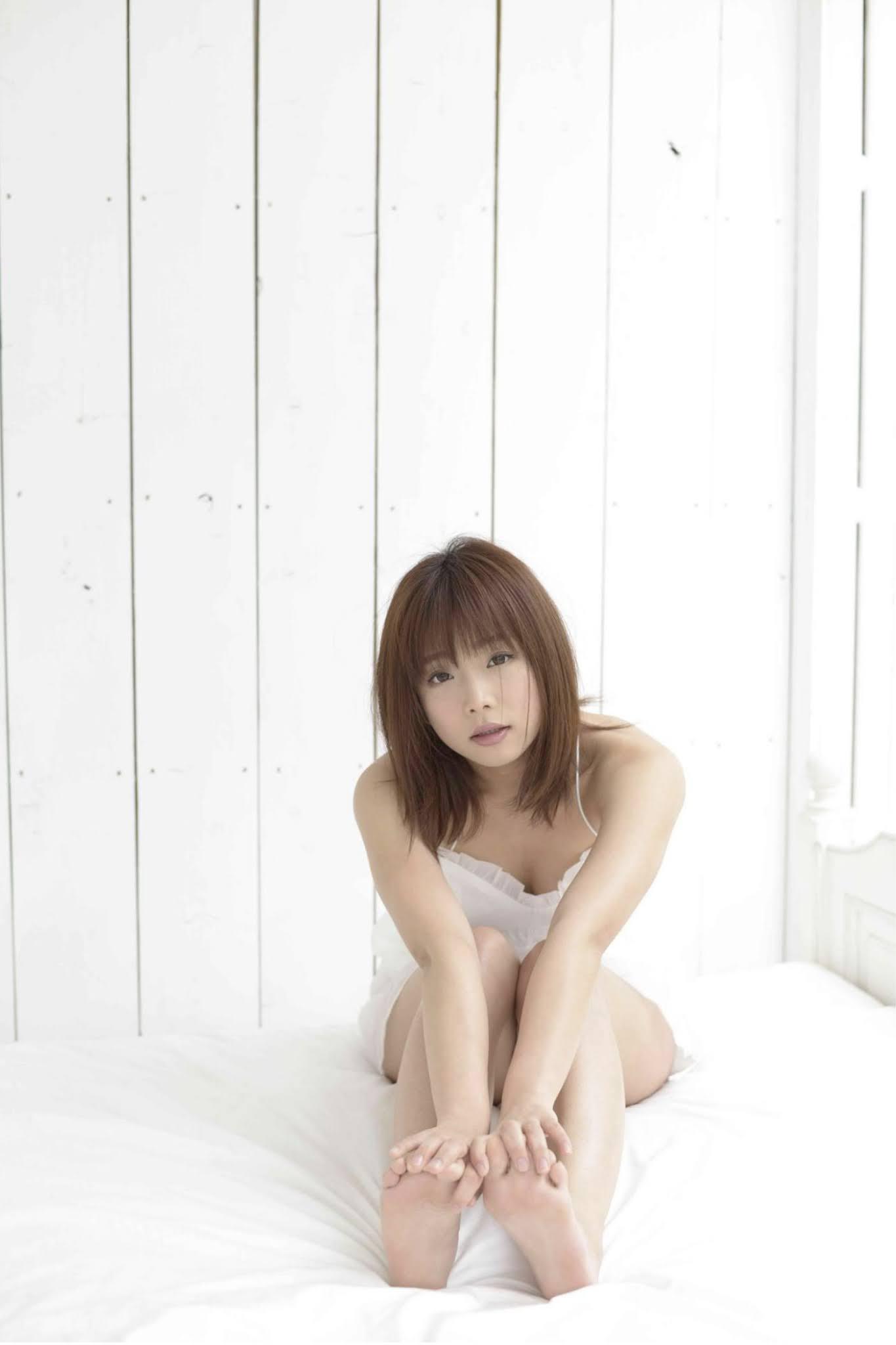 Mana Sakura 紗倉まな, SOFT ON DEMAND Gravure Collection Vol.01(3)