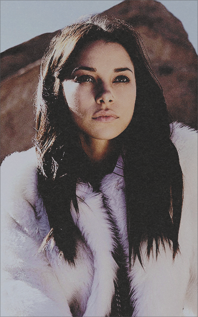 Jessica Parker Kennedy J96YQO0o_o