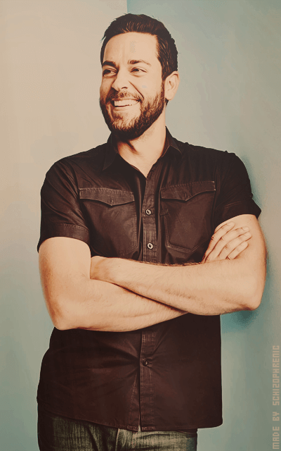 Zachary Levi L479J4UO_o