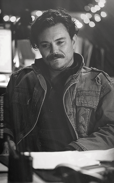 Clayne Crawford C0ZDtUaS_o