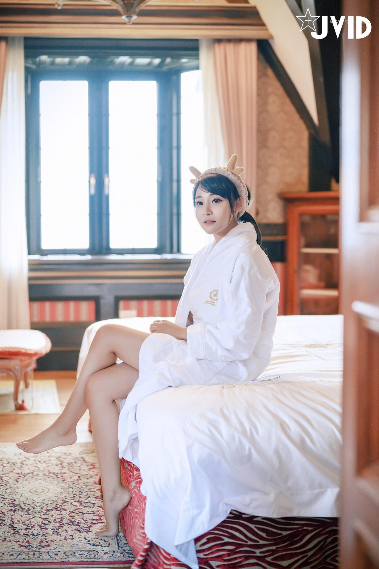 JVID Lele 樂樂 – 全輯上空無碼 巨乳女神 樂樂－鹿角女孩的報恩！ Set.04(1)