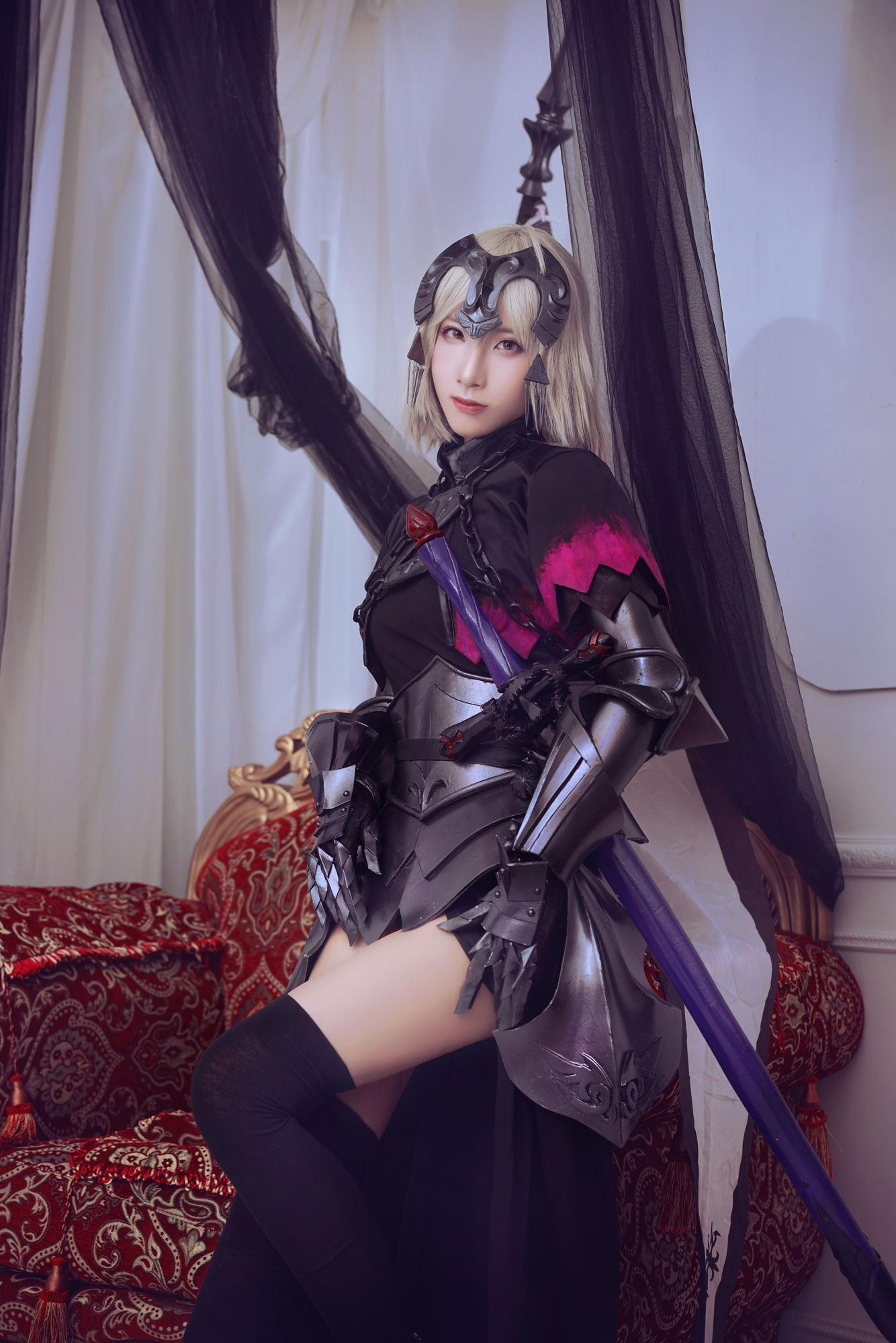 [网红COSER] 半半子&索索sophia – 黑贞1(10)