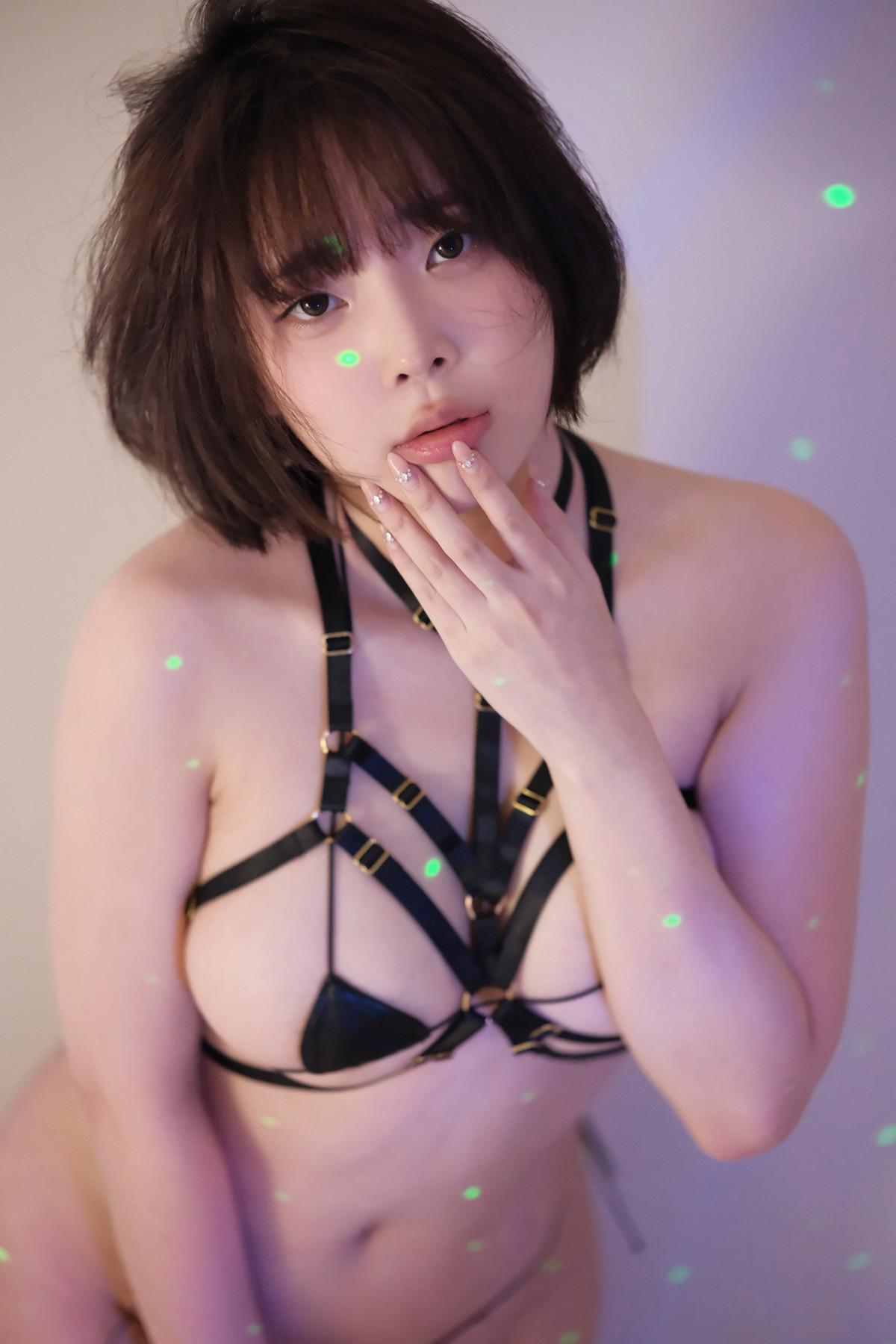 Kang Inkyung 강인경, Photobook ‘Halloween’ Set.02(20)