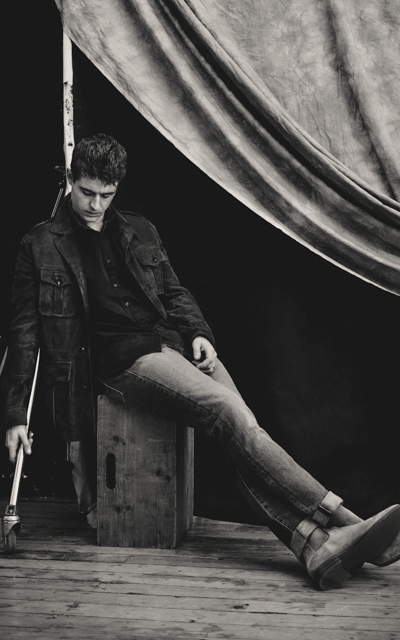 Max Irons SB41avhI_o