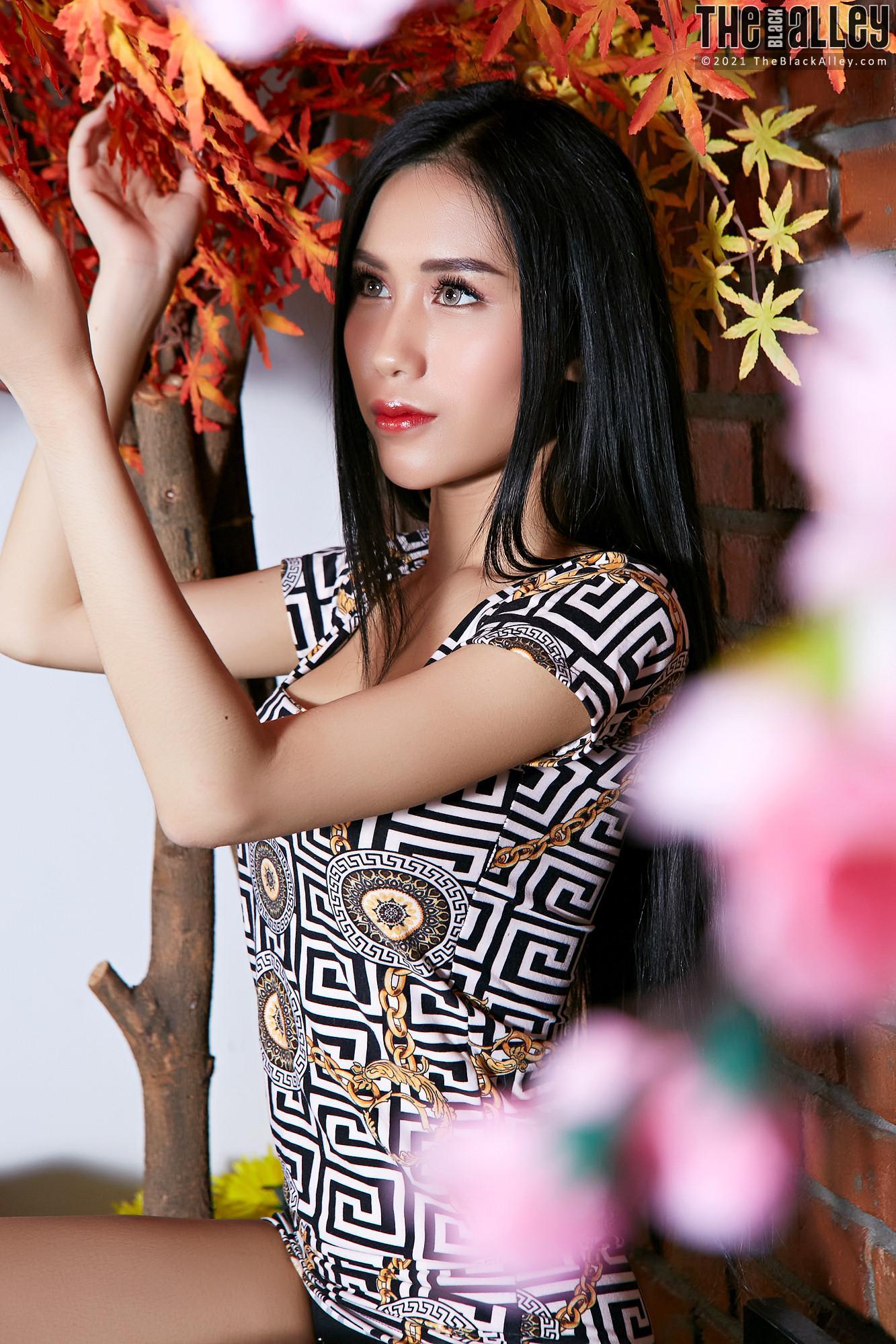 Evelynne The Black Alley Photobook Set.03(17)
