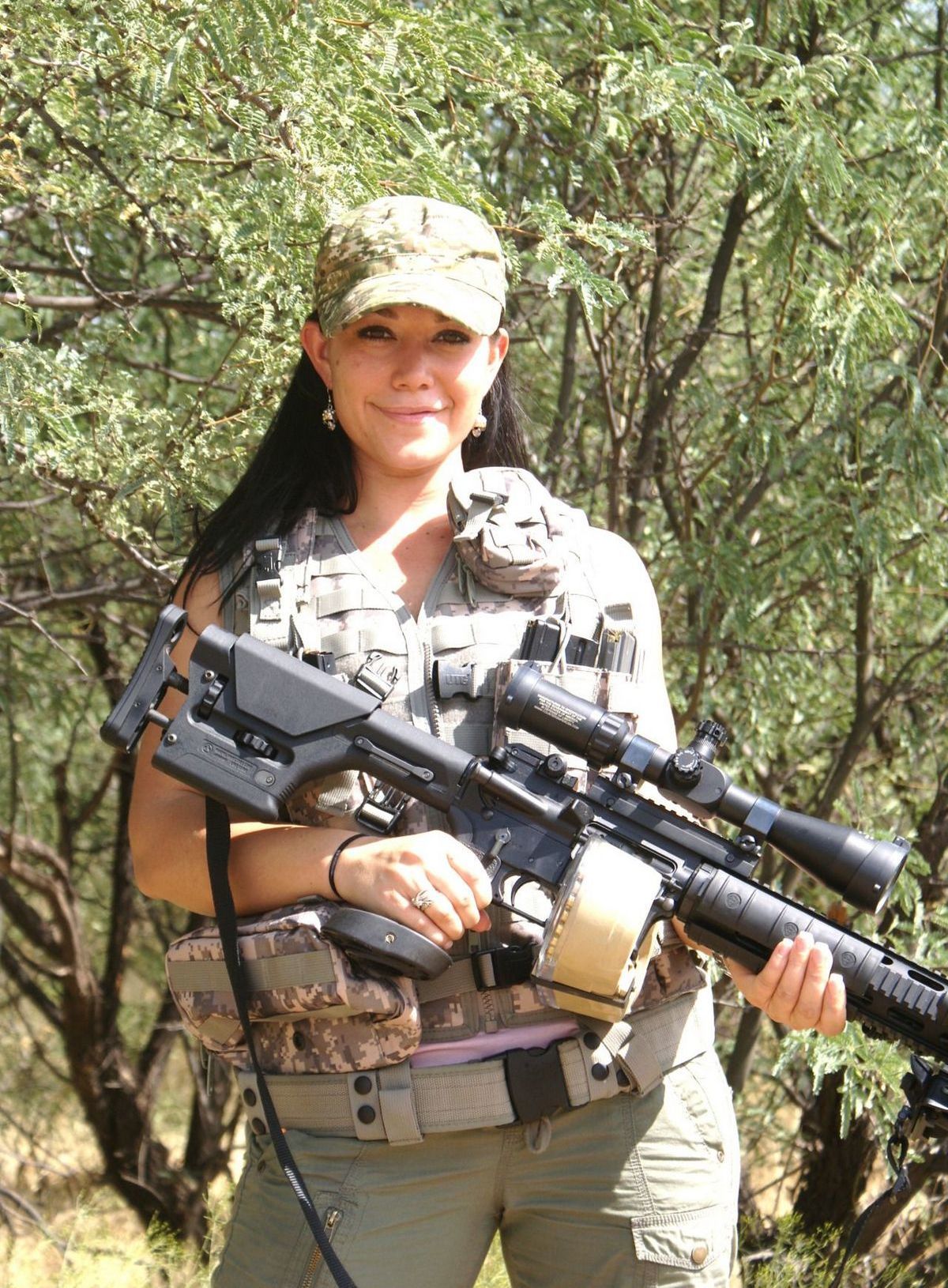 WOMEN WITH WEAPONS...8 AAHaG7BP_o