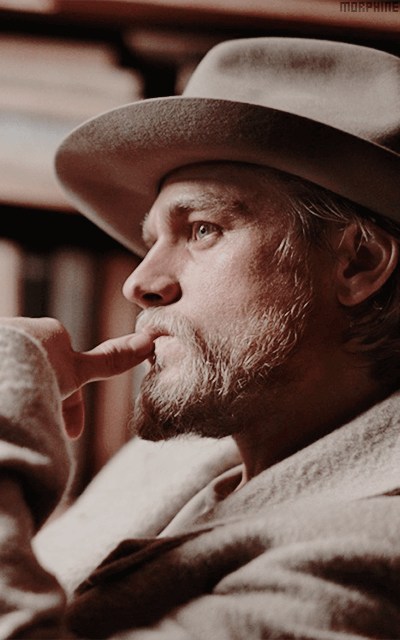 Charlie Hunnam - Page 3 8CbL3qEf_o