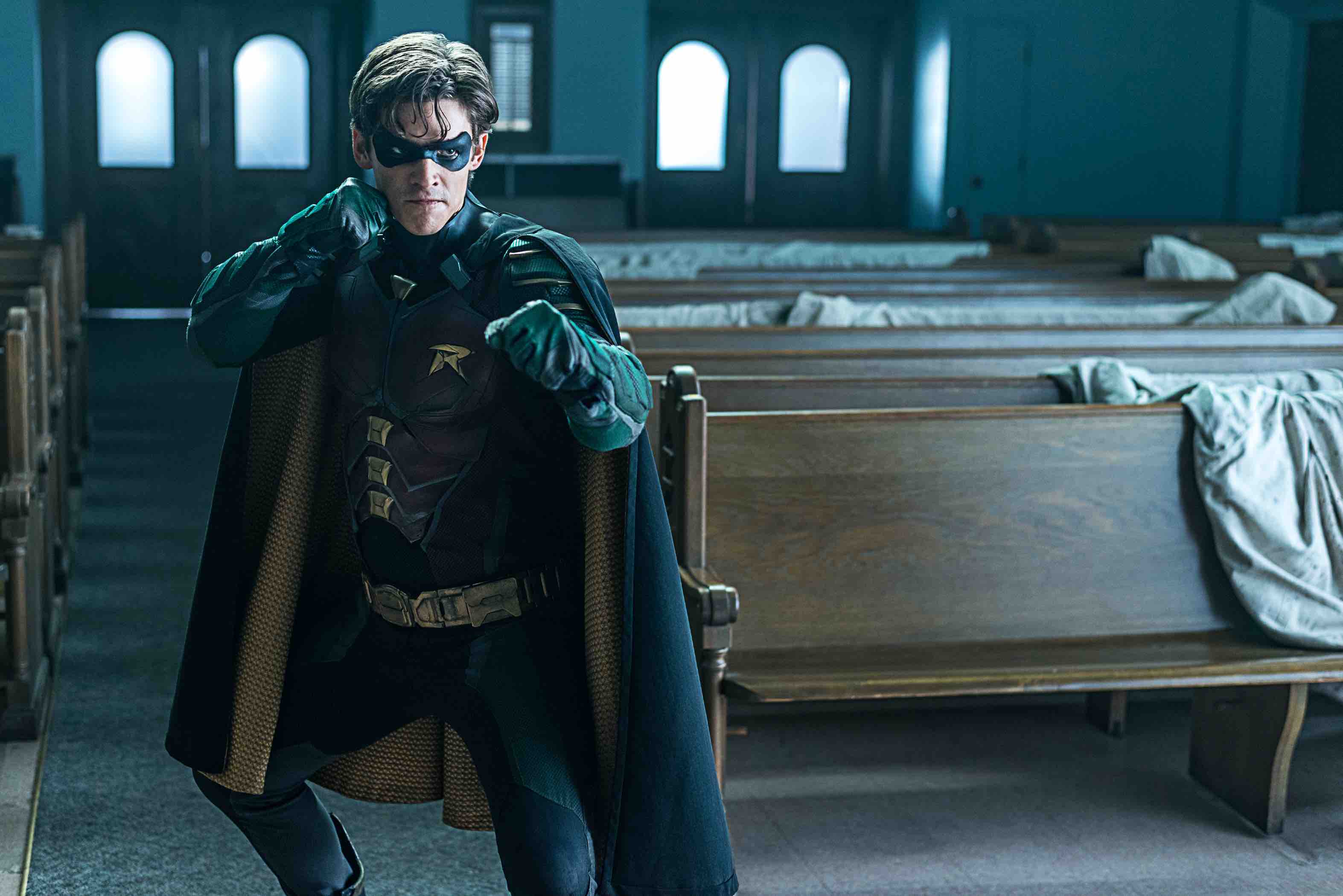 Titans It S Robin Vs Deathstroke In New Photos From