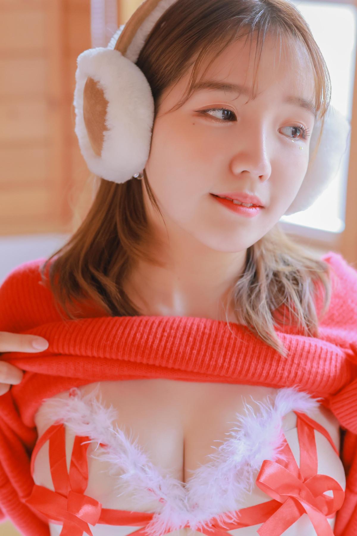 Yoonvely 윤블리, [SWEETBOX] SWTB Vol.26 Santa Girl Set.02(32)