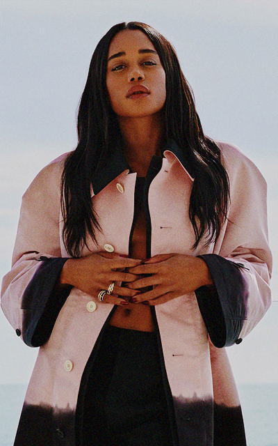 Laura Harrier - Page 2 H68K5e5m_o