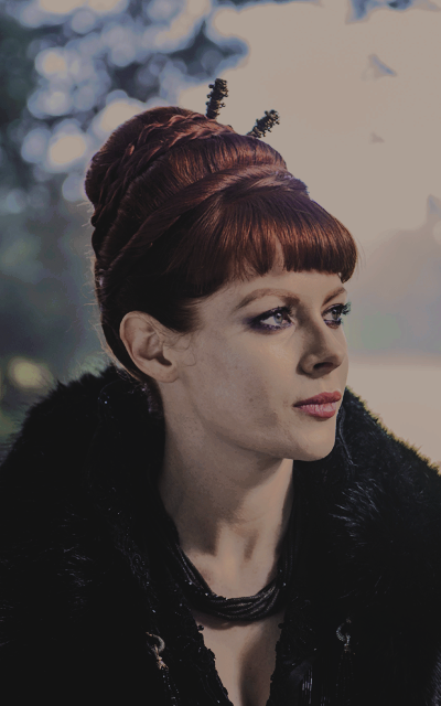 Emily Beecham Mbf933GB_o