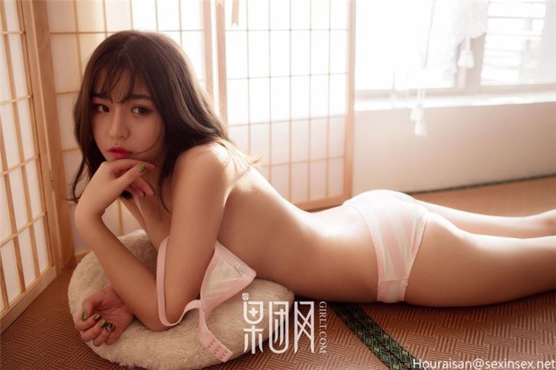 果团网午后蓝颜内衣唯美写真娇滴又含蓄(18)