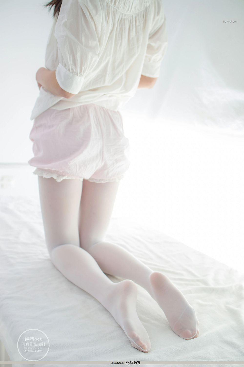 [森萝财团]有料 NO.023 出镜 萝莉女孩 雪糕 浅色短袖与粉红短裤加浅色美腿丝袜私房高清图(22)