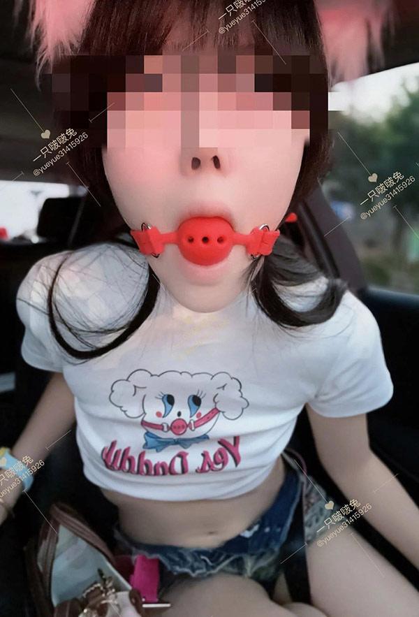 推特美女一只啵啵兔尺度福利图(17)