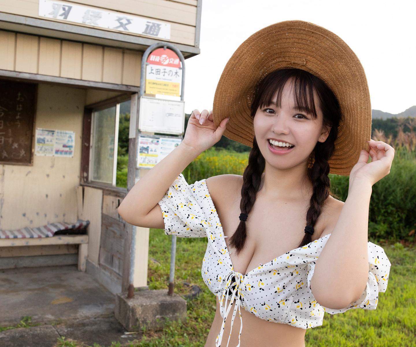 Yuzuha Hongo 本郷柚巴, 写真集 「知ってた？ドキドキってうつるんだって（笑）」 Set.02(3)