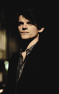 Edward Bluemel Bg7L05HE_o