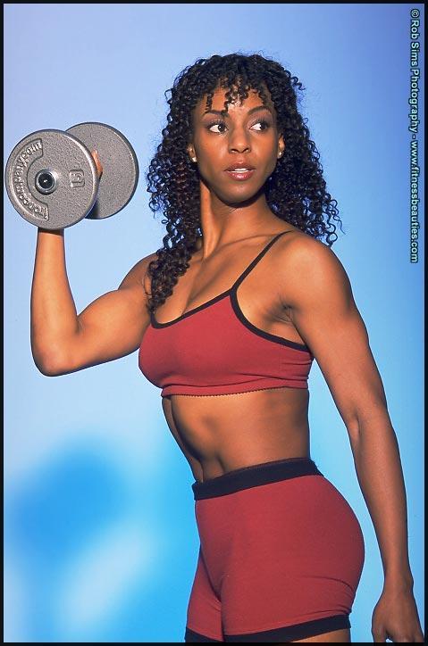 Ebony fitness model Madison Chase poses in activewear and lingerie as well(5)