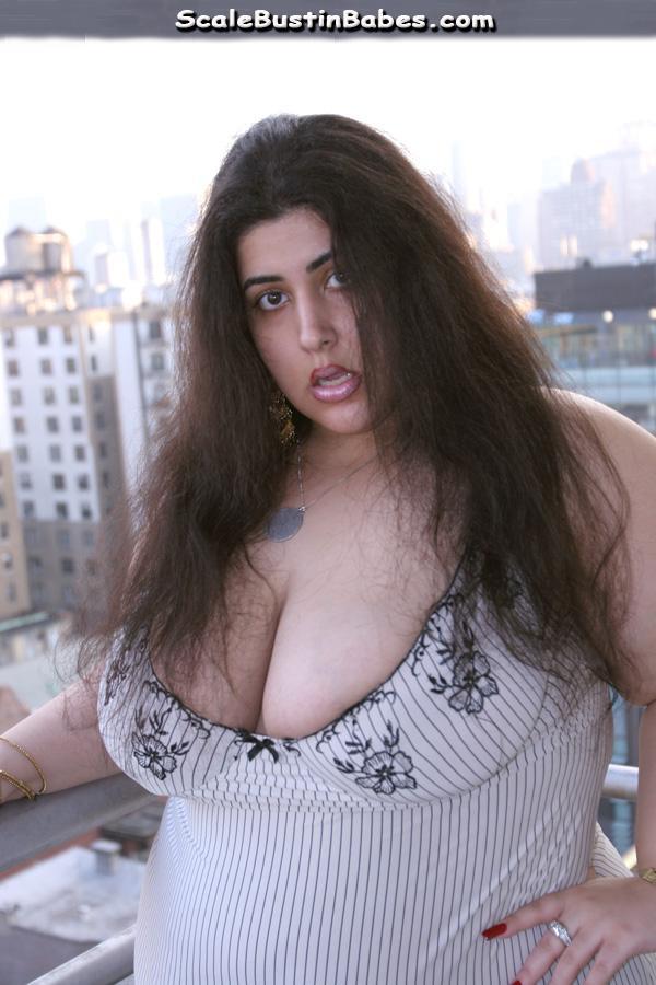 Brunette BBW Sasha NYC flaunts her big tits, gives head and gets a huge facial(2)