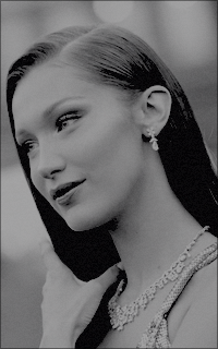 Bella Hadid TsgqjHKq_o