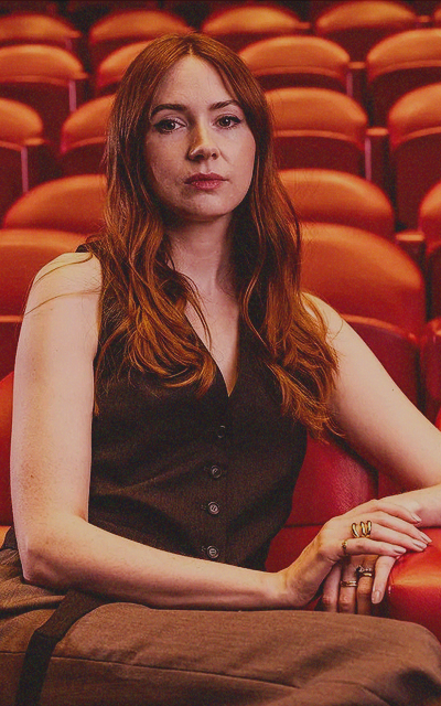 Karen Gillan - Page 2 WtLpQMMl_o