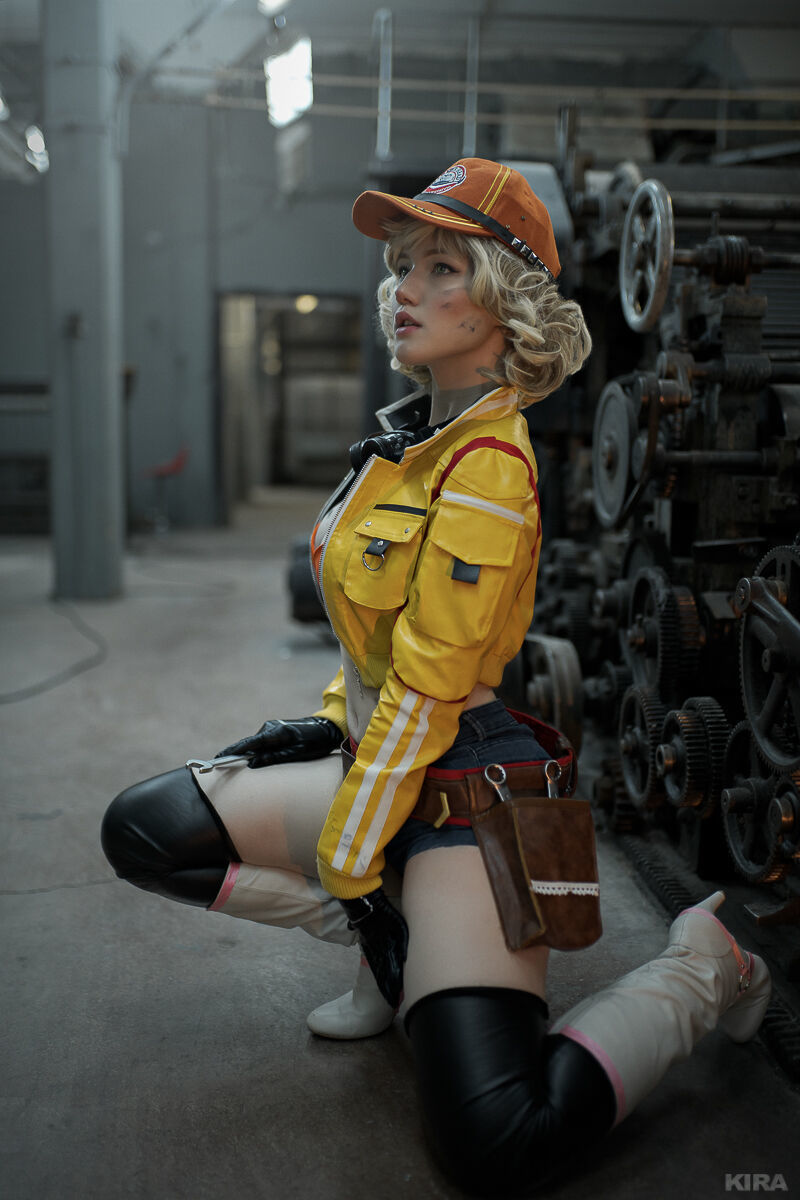 Lada Lyumos - Cindy Aurum