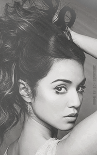 Summer Bishil BUePnwOT_o