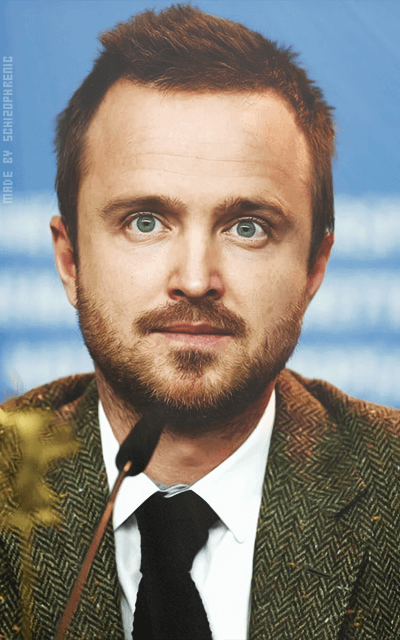 Aaron Paul 3XEoFgkI_o