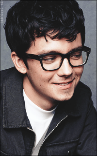 Asa Butterfield 67HDHvZx_o