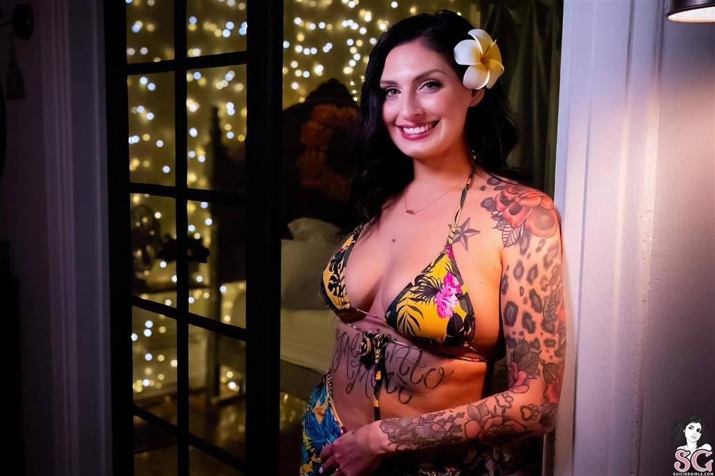 Sexiijess Suicide, Hawaiian Nights