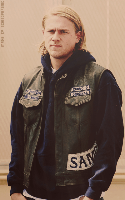 Charlie Hunnam L8S1RZlg_o