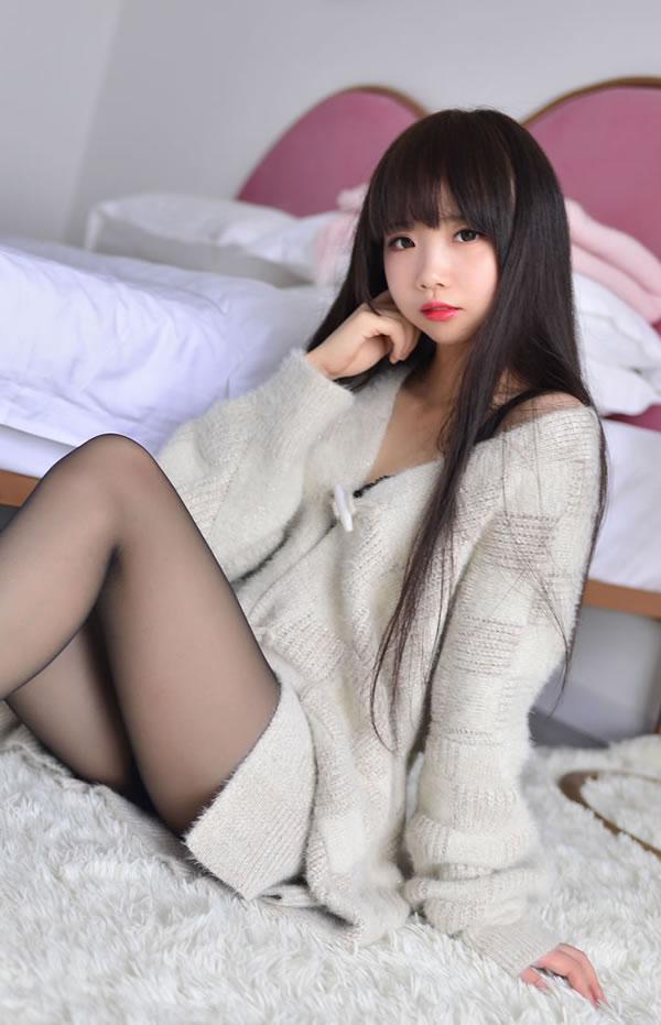 雪琪Cosplay–毛衣少女粉嘟嘟小嘴可爱写真(7)