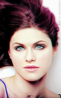 Alexandra Daddario TEY4pjfX_o