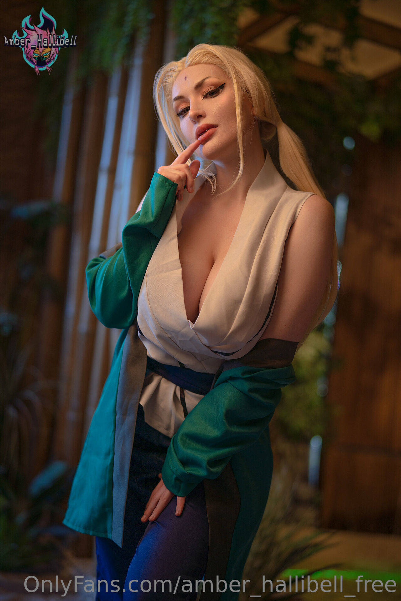 Amber Hallibell as Tsunade - amber_hallibell_free