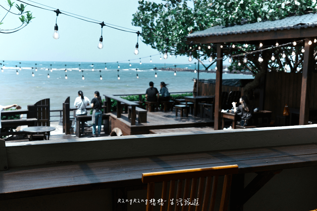 海邊灶咖用餐空間