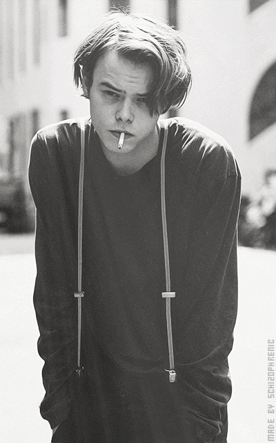 Charlie Heaton 5Cv7eeCy_o