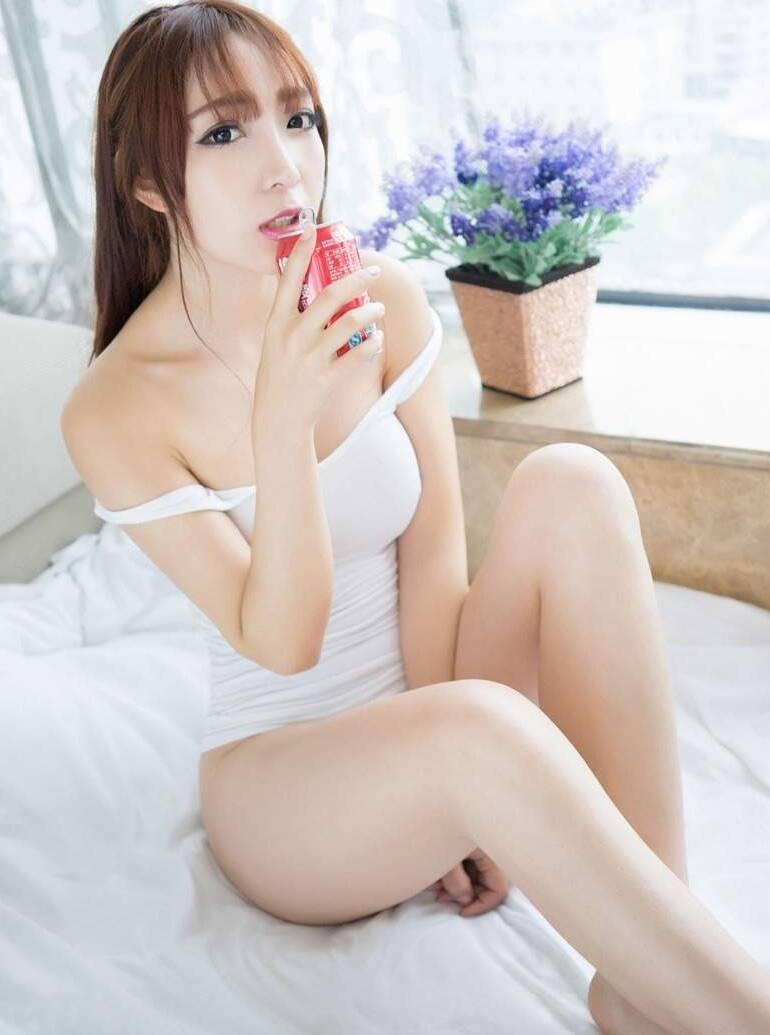 妩媚女神黄歆苑丰盈婀娜大胆人体艺术美图(17)