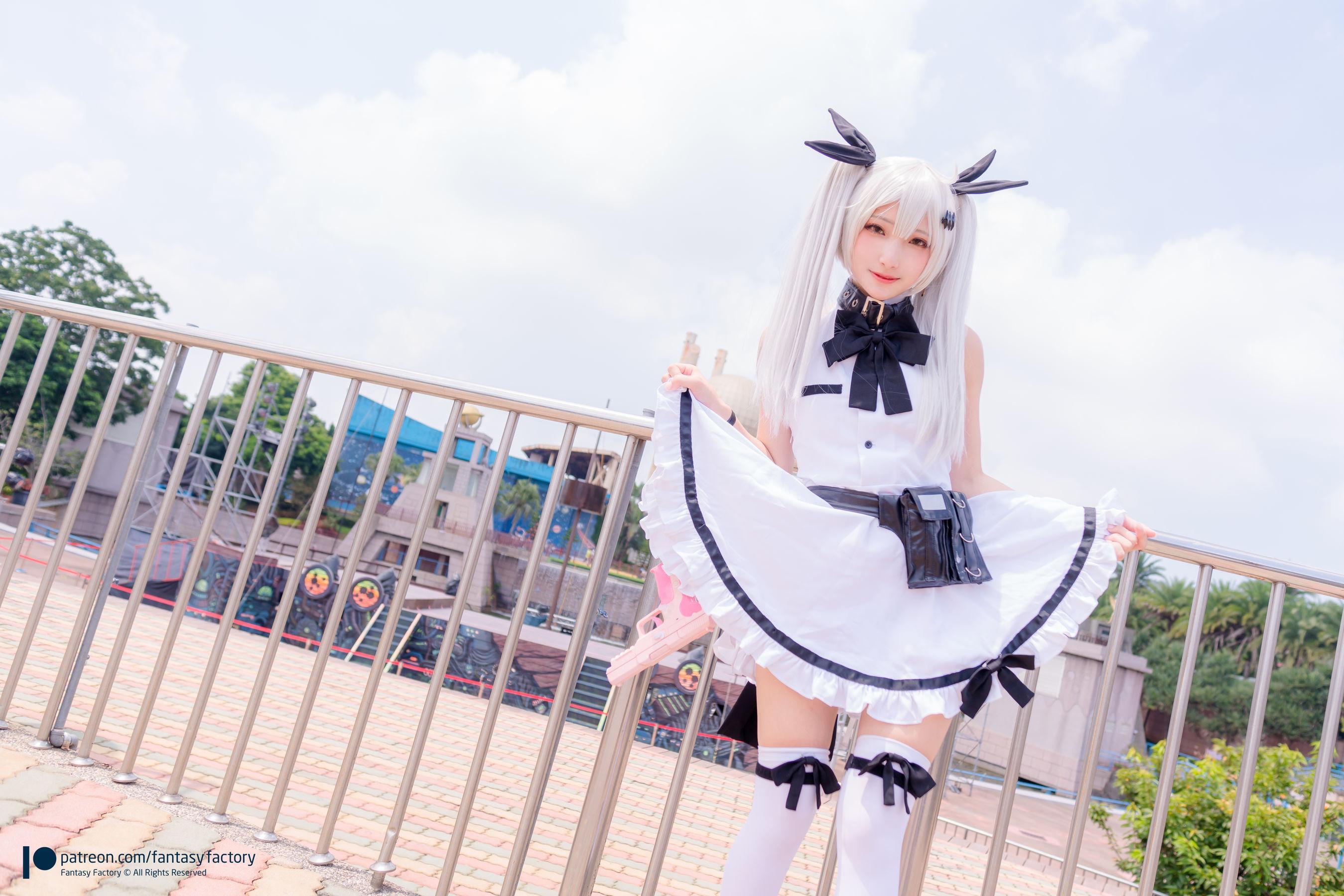 [Cosplay] 小丁 《Fantasy Factory》 黑白 薄纱 网袜 写真集(11)