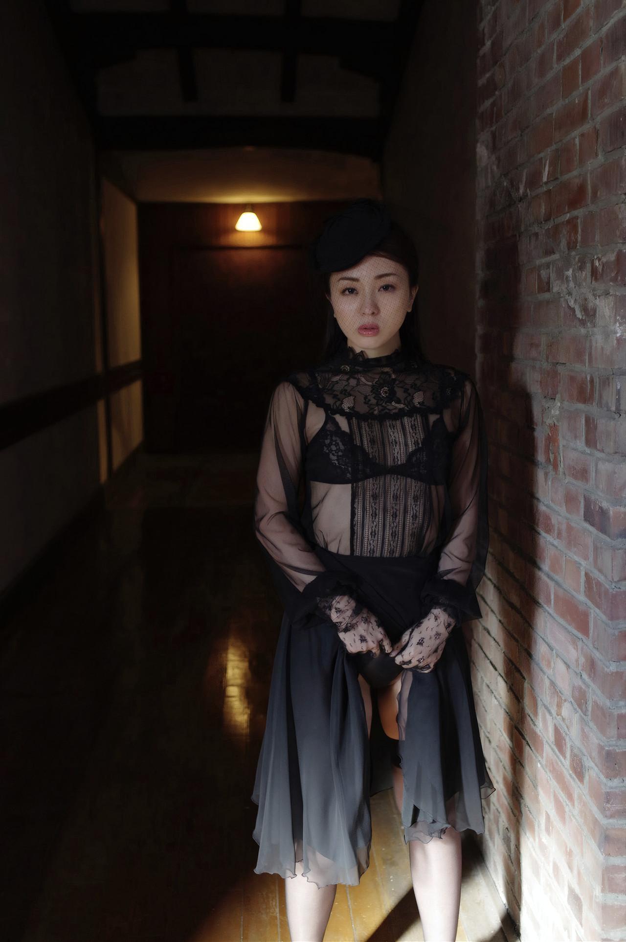 Shoko 祥子, 週刊現代デジタル写真集 謎の美女 「最期の旅」 Set.03(5)