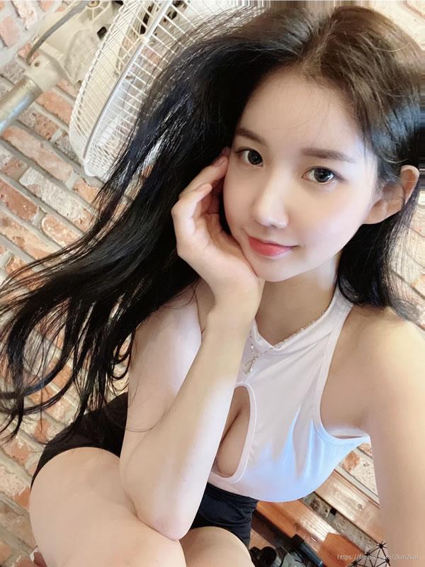 清新小美女2km2km的fantrie私拍资源合集(6)