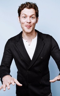 Joseph Morgan ZsnYrBDW_o