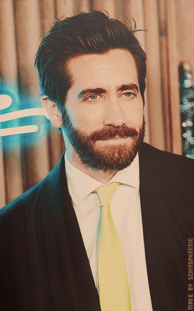 Jake Gyllenhaal - Page 6 C51G5uKf_o