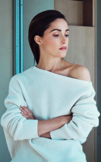 Rose Byrne LLytuTZx_o