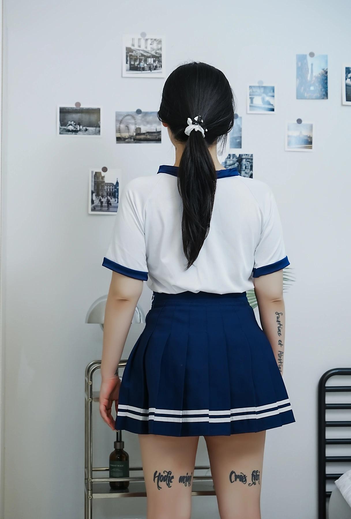 Choi Ri 최리, Photobook Vol.01 「Bloomers」 Set.01(26)