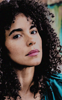 Parisa Fitz-Henley UbJpn6Q6_o