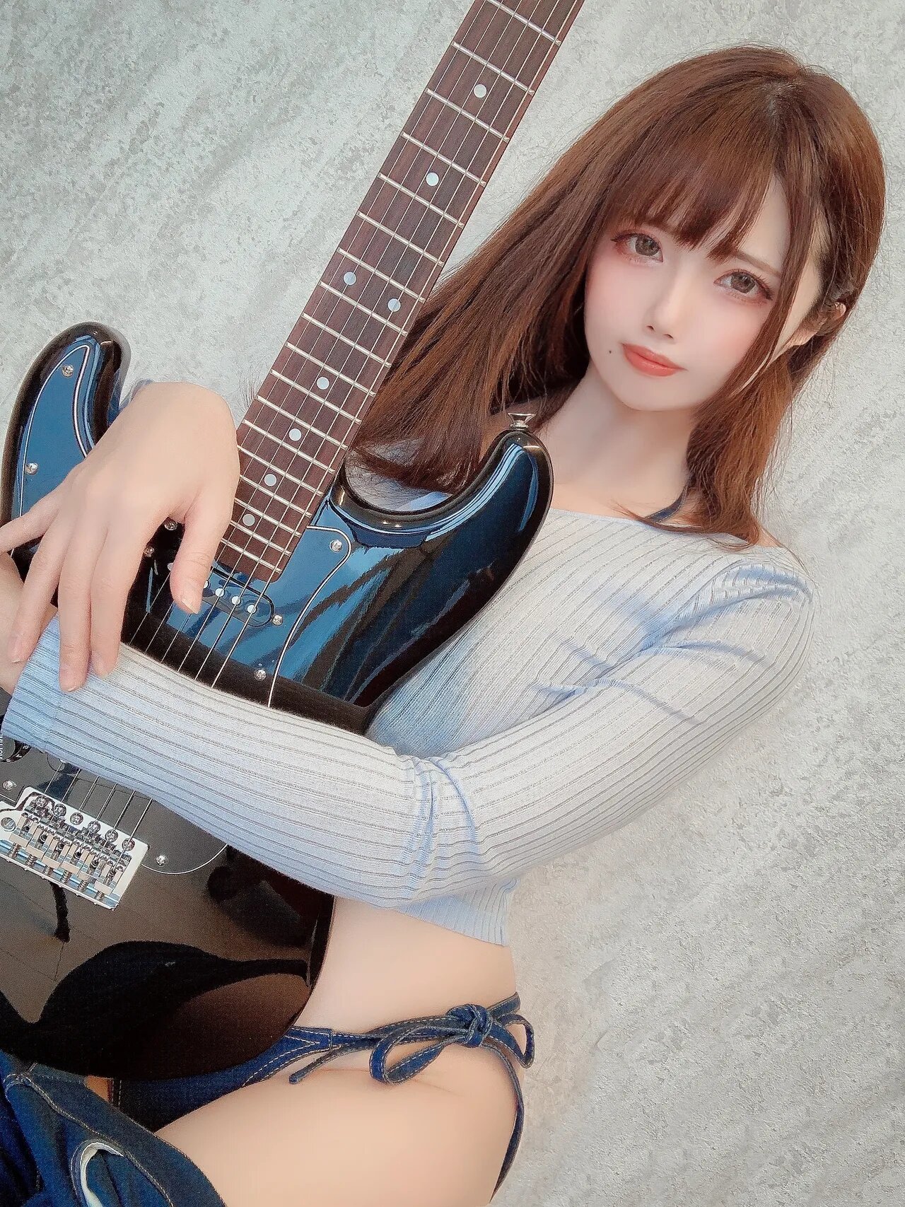 Uri - Guitar Sister