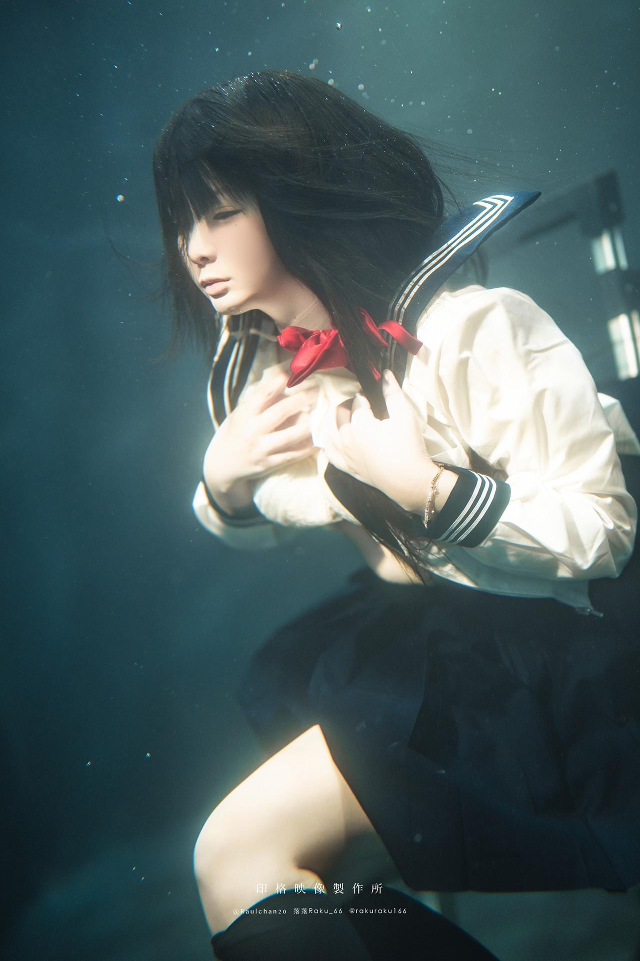 Cosplay 落落Raku – 水泳馆(32)