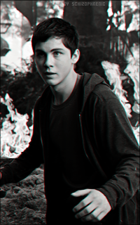 Logan Lerman OQV00Kru_o